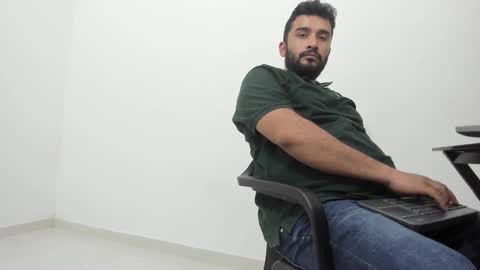 Snapshot of big_dad69 chatting on 10-02-25, 02:18 Tommy online show from 10-02-25, 02:18