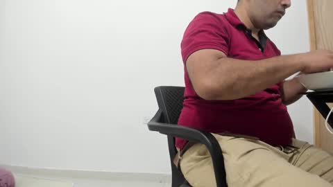 Snapshot of big_dad69 chatting on 11-27-25, 04:42 Tommy online show from 11-27-25, 04:42