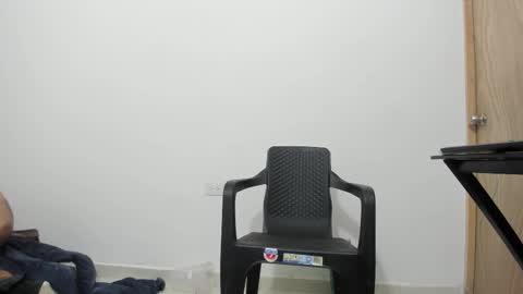 Snapshot of big_dad69 chatting on 12-04-25, 05:50 Tommy online show from 12-04-25, 05:50