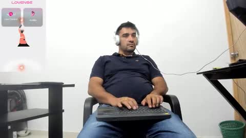 Snapshot of big_dad69 chatting on 01-05-26, 05:27 Tommy online show from 01-05-26, 05:27