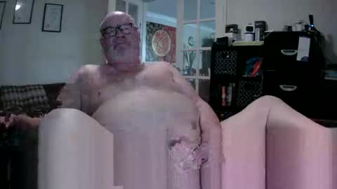 Snapshot of bigaussie5 chatting on 11-18-25, 03:12 Bigaussie online show from 11-18-25, 03:12