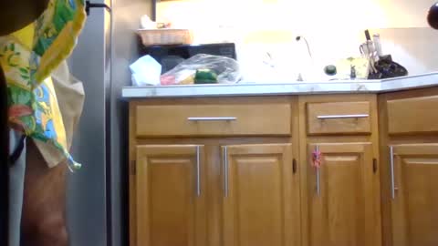 bigbee198825 online show from 11-04-25, 04:17