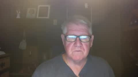 Snapshot of bigbeerdrinker1 chatting on 10-21-25, 04:35 bigbeerdrinker online show from 10-21-25, 04:35