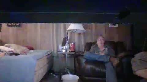 Snapshot of bigbenidick1 chatting on 10-28-25, 10:34 BB online show from 10-28-25, 10:34