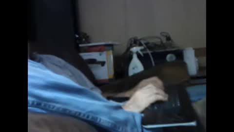 Snapshot of bigbenidick1 chatting on 12-18-25, 09:21 BB online show from 12-18-25, 09:21