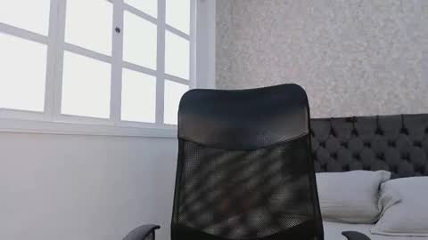 Snapshot of bigbigbreast chatting on 02-17-26, 02:35 Maria online show from 02-17-26, 02:35