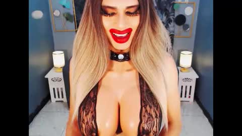 Snapshot of bigbomblhoraine chatting on 04-14-26, 11:27 Loraine Cruz online show from 04-14-26, 11:27