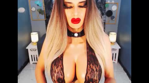 Snapshot of bigbomblhoraine chatting on 04-29-26, 11:47 Loraine Cruz online show from 04-29-26, 11:47