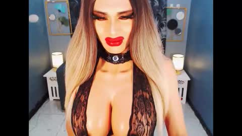 Snapshot of bigbomblhoraine chatting on 05-10-26, 03:50 Loraine Cruz online show from 05-10-26, 03:50