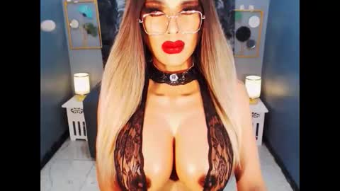 Snapshot of bigbomblhoraine chatting on 05-14-26, 04:52 Loraine Cruz online show from 05-14-26, 04:52