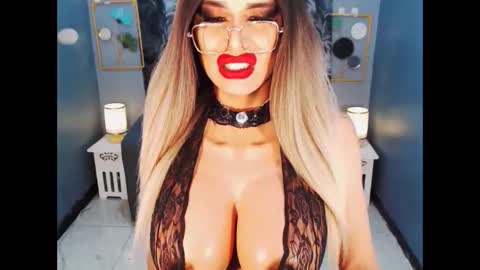 Snapshot of bigbomblhoraine chatting on 05-15-26, 04:19 Loraine Cruz online show from 05-15-26, 04:19