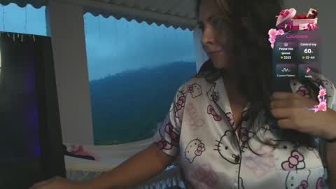 Snapshot of bigboobssamii chatting on 04-15-26, 11:17 bigboobssamii online show from 04-15-26, 11:17