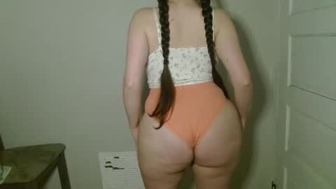 Snapshot of bigbootybunny chatting on 02-22-26, 08:02 Isabella online show from 02-22-26, 08:02