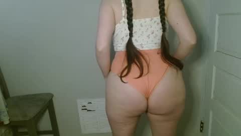 Snapshot of bigbootybunny chatting on 02-22-26, 08:07 Isabella online show from 02-22-26, 08:07