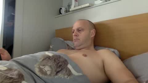 Snapshot of bigbumlover2377 chatting on 03-07-25, 09:18 bigbumlover2377 online show from 03-07-25, 09:18