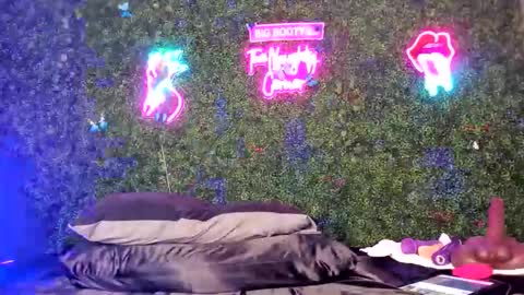 bigbuttsarena online show from 03-11-26, 08:26