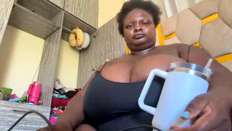 Snapshot of bigchocotities chatting on 11-07-25, 08:14 bigchocotities online show from 11-07-25, 08:14