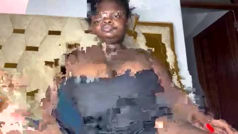 Snapshot of bigchocotities chatting on 12-23-25, 03:26 bigchocotities online show from 12-23-25, 03:26