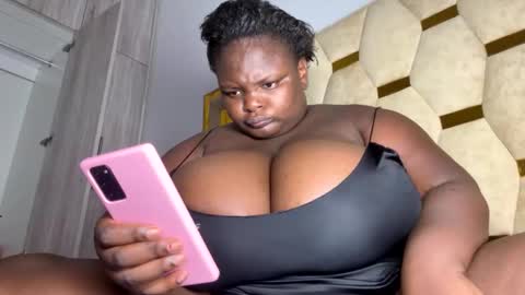 Snapshot of bigchocotities chatting on 01-07-26, 02:08 bigchocotities online show from 01-07-26, 02:08