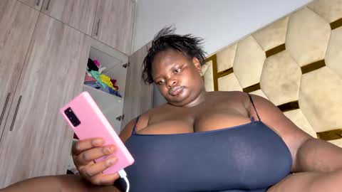 Snapshot of bigchocotities chatting on 01-09-26, 01:30 bigchocotities online show from 01-09-26, 01:30