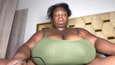 Snapshot of bigchocotities chatting on 01-10-26, 12:23 bigchocotities online show from 01-10-26, 12:23