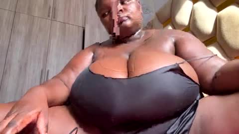 Snapshot of bigchocotities chatting on 01-13-26, 05:24 bigchocotities online show from 01-13-26, 05:24