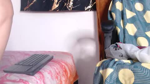 Snapshot of bigclit_isa chatting on 05-10-26, 09:58 bigclit_isa online show from 05-10-26, 09:58