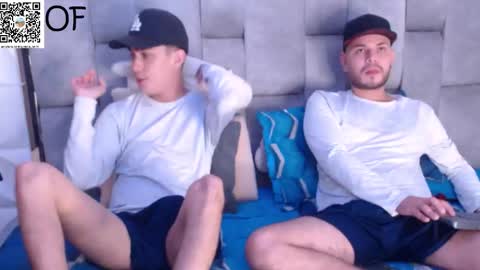 Snapshot of bigcock_couplexxx chatting on 10-29-25, 03:53 DAVID and JUAN online show from 10-29-25, 03:53