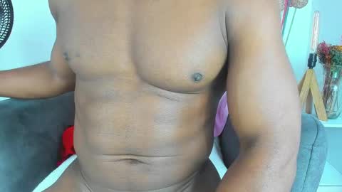 sexy muscle online show from 02-15-25, 07:27