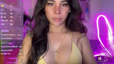 Snapshot of bigcockamanda23 chatting on 10-10-25, 04:22 queen amanda online show from 10-10-25, 04:22