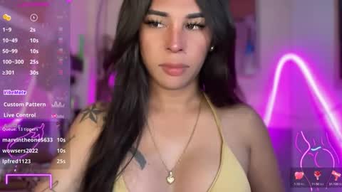 Snapshot of bigcockamanda23 chatting on 10-16-25, 02:34 queen amanda online show from 10-16-25, 02:34