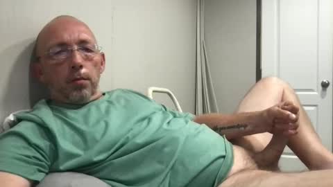 Snapshot of bigdaddydelight chatting on 06-03-26, 10:48 bigdaddydelight online show from 06-03-26, 10:48