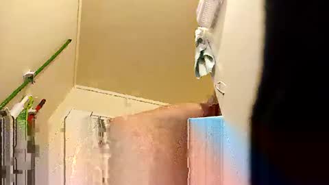 Snapshot of bigdiccbrannn chatting on 10-08-25, 06:33 bigdiccbrannn online show from 10-08-25, 06:33