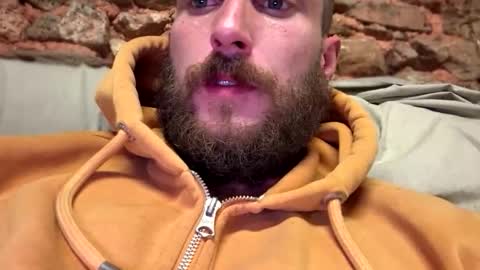 Snapshot of bigdick686268 chatting on 10-11-25, 10:52 Pac Man Sex online show from 10-11-25, 10:52