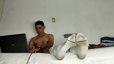 Bigfeetmaster32 online show from 10-01-25, 11:22