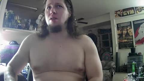 biggerisbetter21 online show from 12-22-24, 05:12