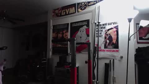 biggerisbetter21 online show from 10-18-25, 08:15