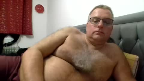 bigguy2014 online show from 12-15-25, 09:08