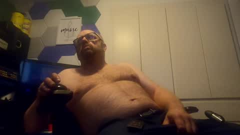 Snapshot of biggydee8989 chatting on 09-22-25, 07:32 biggydee8989 online show from 09-22-25, 07:32