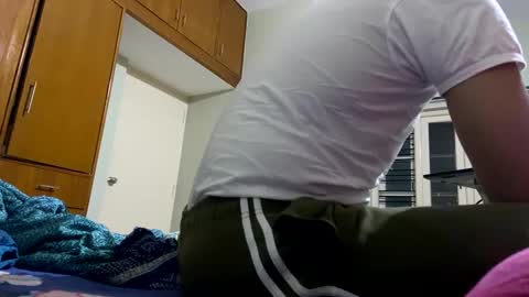 bighandsomesatisfy online show from 12-18-24, 10:02