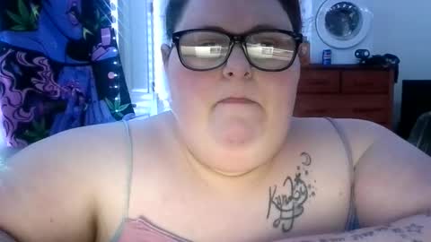 Snapshot of bigmama91 chatting on 02-19-26, 04:03 bigmama91 online show from 02-19-26, 04:03