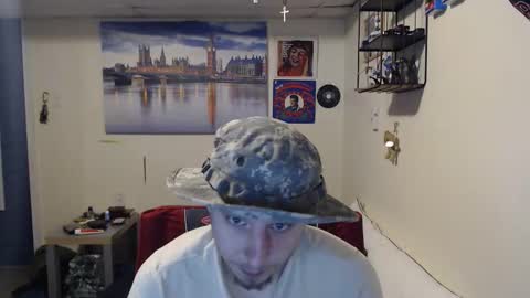 Snapshot of bigmike5702 chatting on 10-21-25, 03:13 casper617 online show from 10-21-25, 03:13