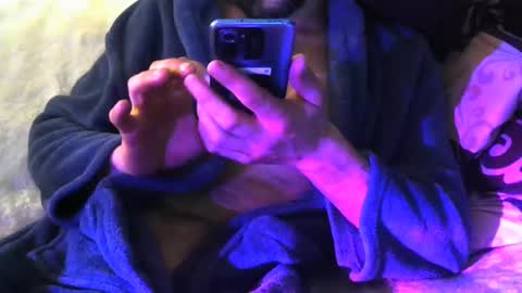 Snapshot of bigreallover chatting on 01-05-25, 01:47 ...... online show from 01-05-25, 01:47