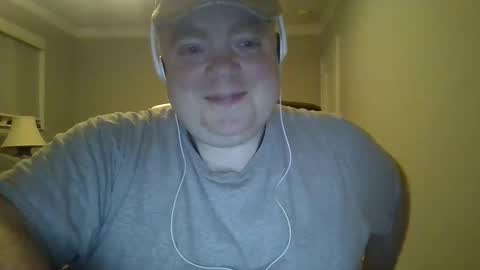 Snapshot of bigred_nyc chatting on 02-04-25, 03:22 Big Red online show from 02-04-25, 03:22