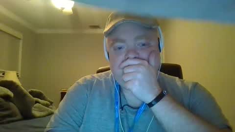 Snapshot of bigred_nyc chatting on 02-05-25, 08:43 Big Red online show from 02-05-25, 08:43