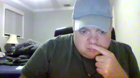Snapshot of bigred_nyc chatting on 11-16-25, 03:45 Big Red online show from 11-16-25, 03:45