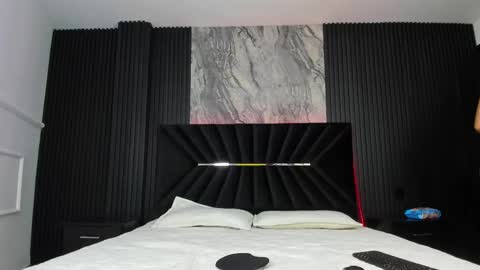 Zayra online show from 09-30-25, 07:24