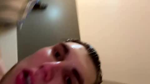 Snapshot of bigskinnyboyshh chatting on 12-22-24, 01:34 bigskinnyboyshh online show from 12-22-24, 01:34