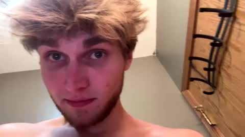 Snapshot of bigskinnyboyshh chatting on 01-15-25, 04:25 bigskinnyboyshh online show from 01-15-25, 04:25