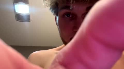 Snapshot of bigskinnyboyshh chatting on 02-13-25, 04:11 bigskinnyboyshh online show from 02-13-25, 04:11